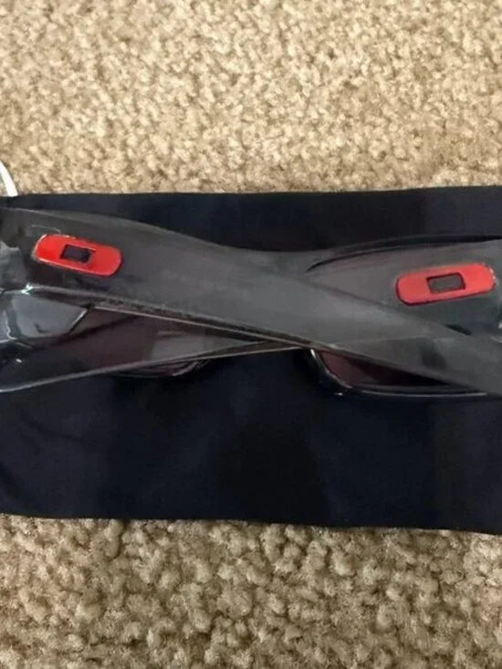 ✨NEW✨ ( OO9014 ) Oakley Gascan Smoke Gray Frame Ruby Iridium Lens - Picture 6 of 7